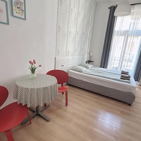 11# Sunflower Cozy Apartment Budapest Exterior foto